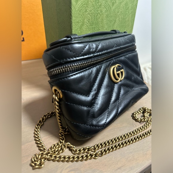 Gucci GG MARMONT MINI TOP HANDLE BAG - Picture 2 of 9